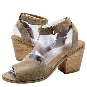 Susina Block Heel Sandals Open Toe Ankle Strap Tan Suede Leather | Size 8.5